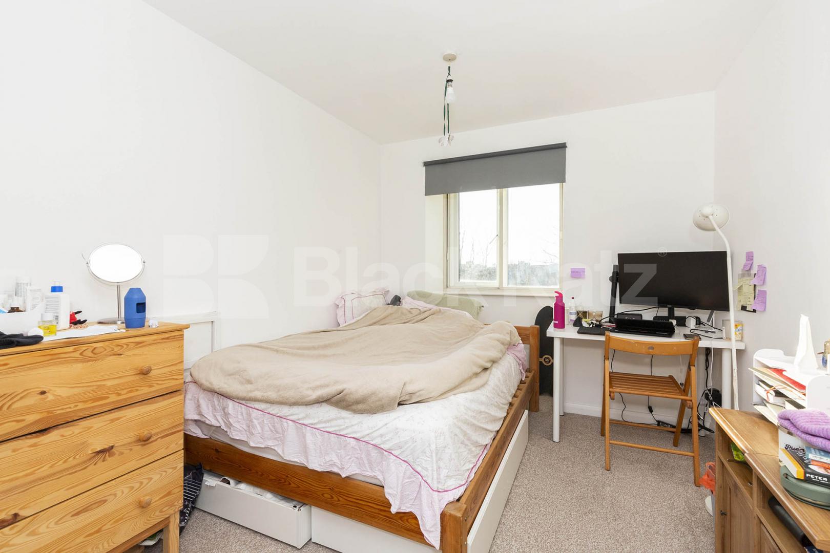 Large two bed apartment located within easy access to Kings Cross & Islington Bunning Way , Caledonian Road